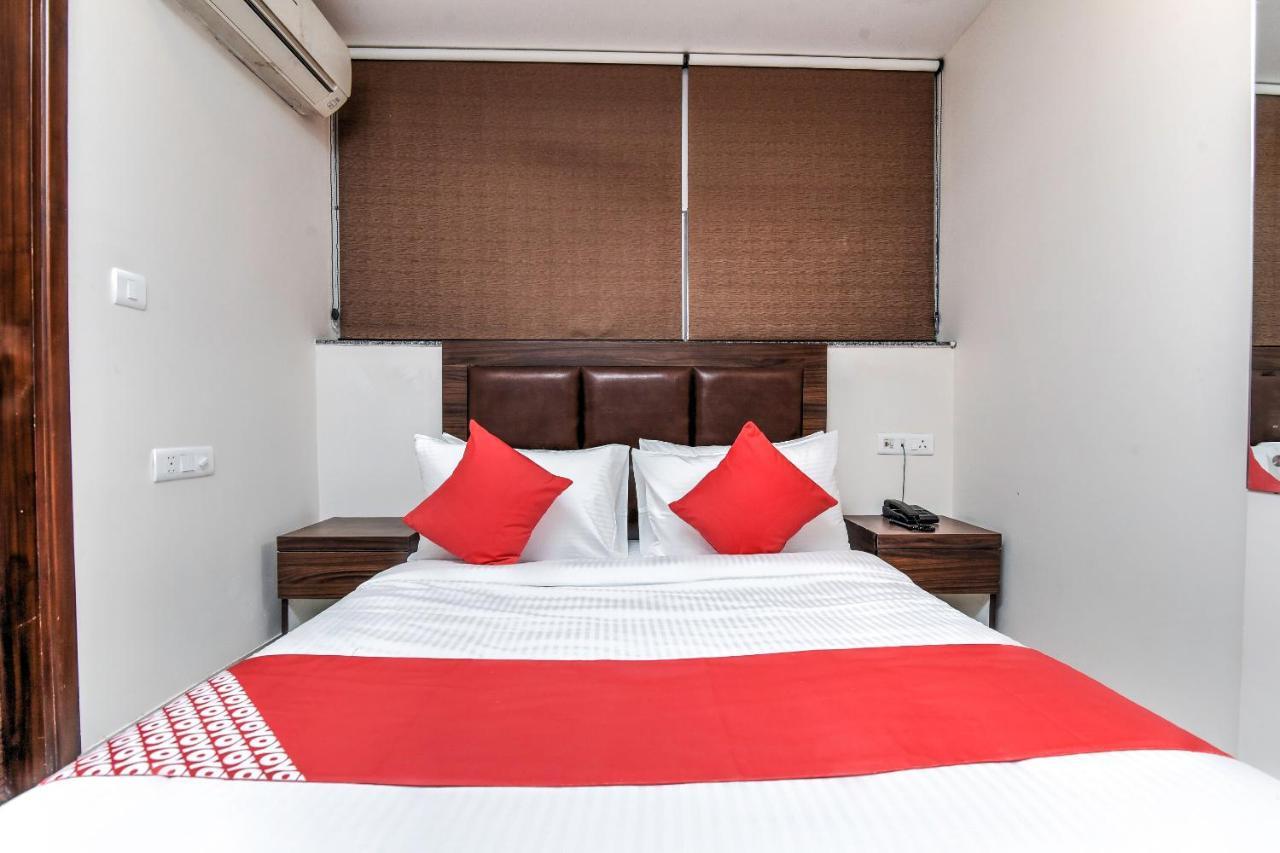 Oyo 77182 Hotel Sea Rock - Mumbai, Mumbai